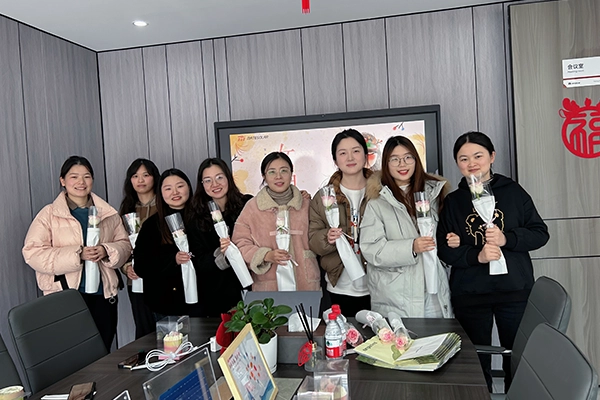Mate Solar successfully held the Women's Day event for photovoltaic energy storage, showing the elegance of women